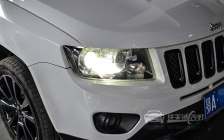 Jeep指南者 车灯改装升级原厂小糸Q5透镜双光透镜、飞利浦D1S 4200K氙气灯泡、专用L...