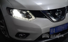 日产奇骏 车灯改装任天诚定制黄金版双光透镜、飞利浦XV氙气灯泡、红色恶魔眼