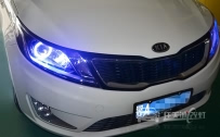 起亚K2 大灯改装奥迪Q5小糸双光透镜、飞利浦D1S全新灯泡、博世快启安定器、蓝色天使眼